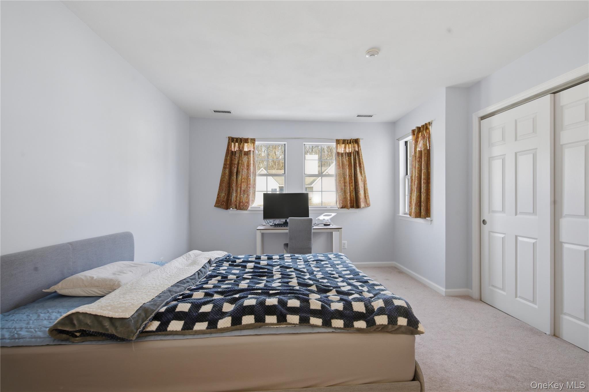 69 Thomas Lane, East Setauket, NY 11733