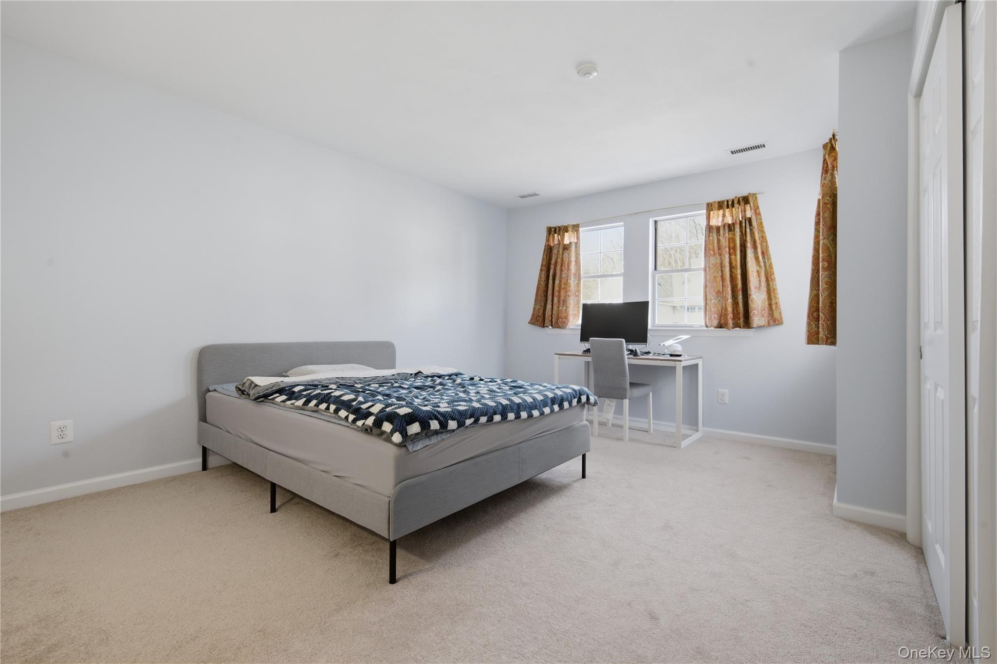 69 Thomas Lane, East Setauket, NY 11733