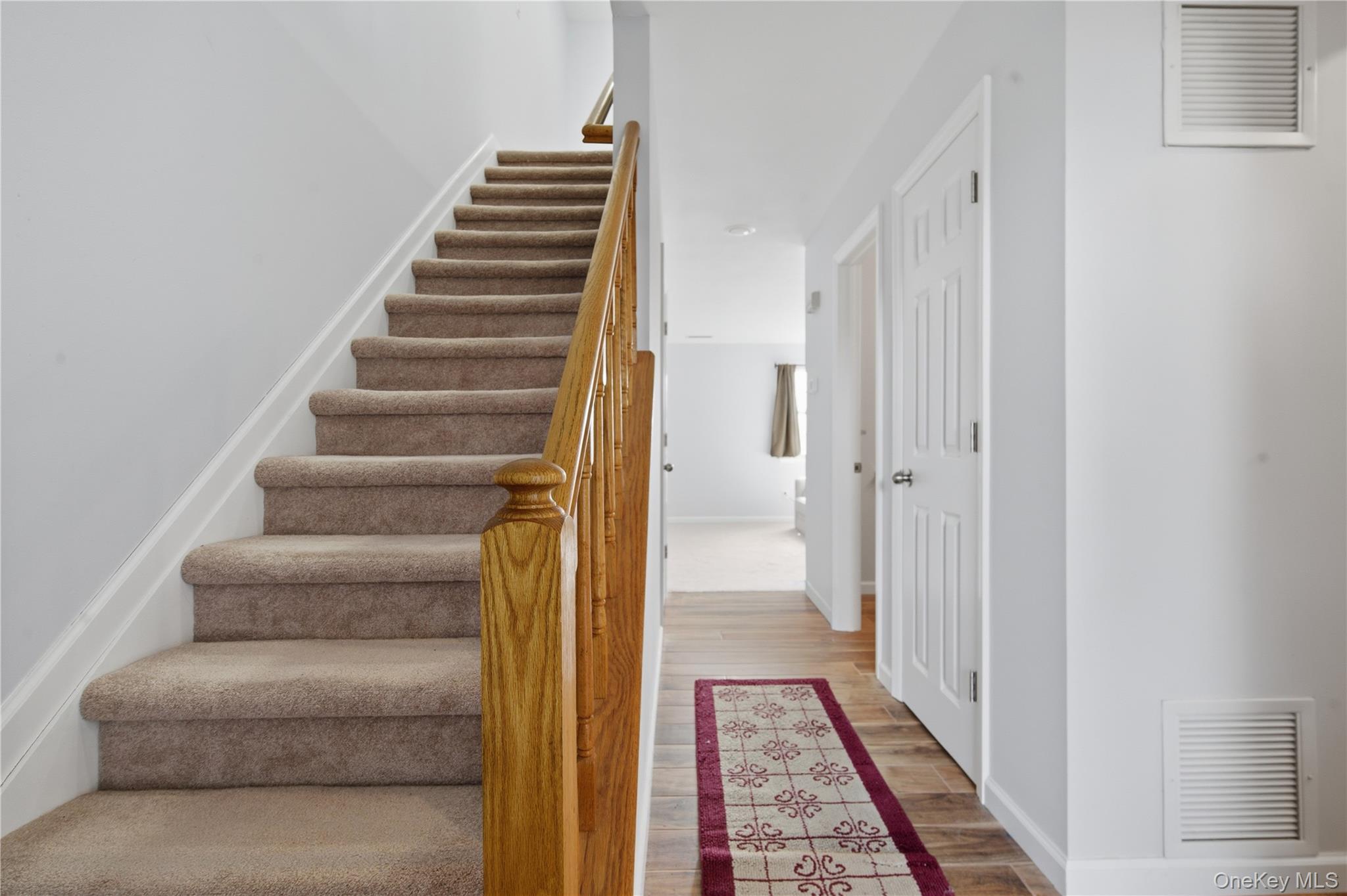 69 Thomas Lane, East Setauket, NY 11733