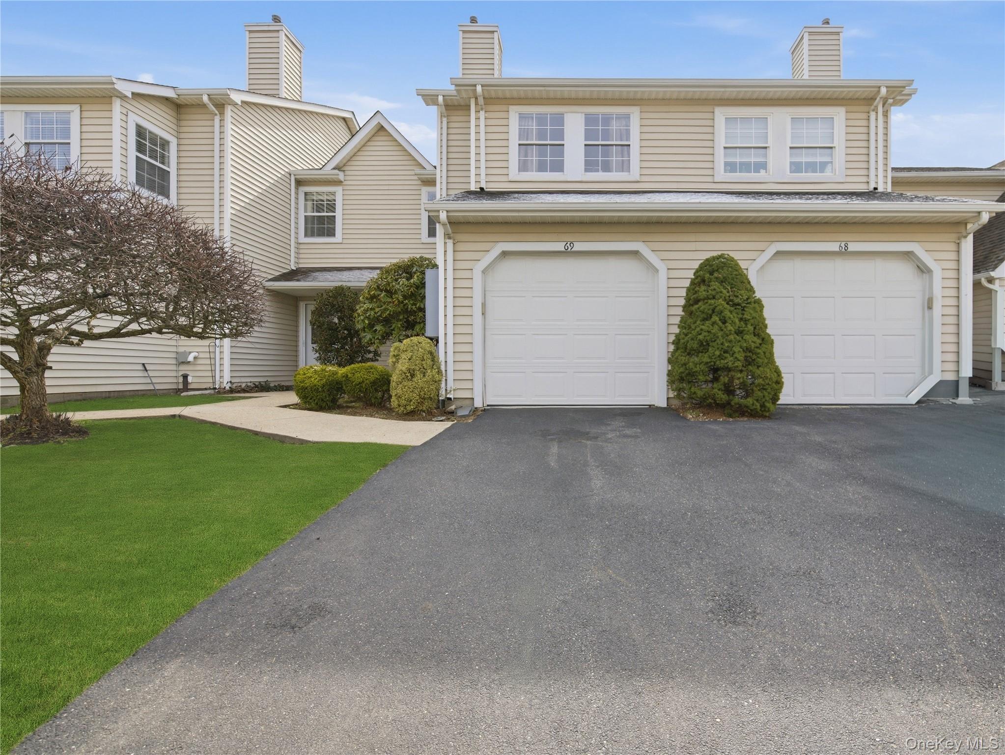 69 Thomas Lane, East Setauket, NY 11733