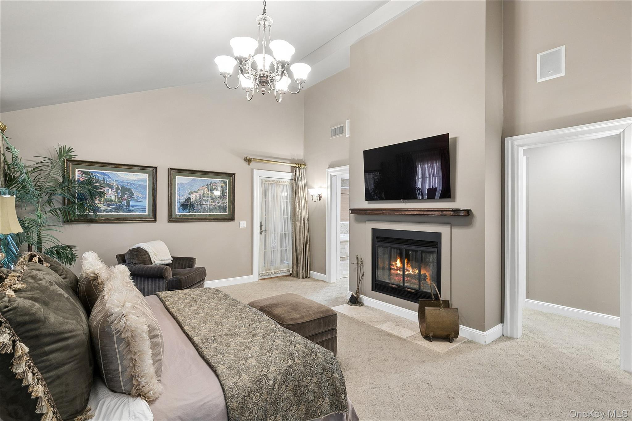 39 Cherry Lane, Syosset, NY 11791