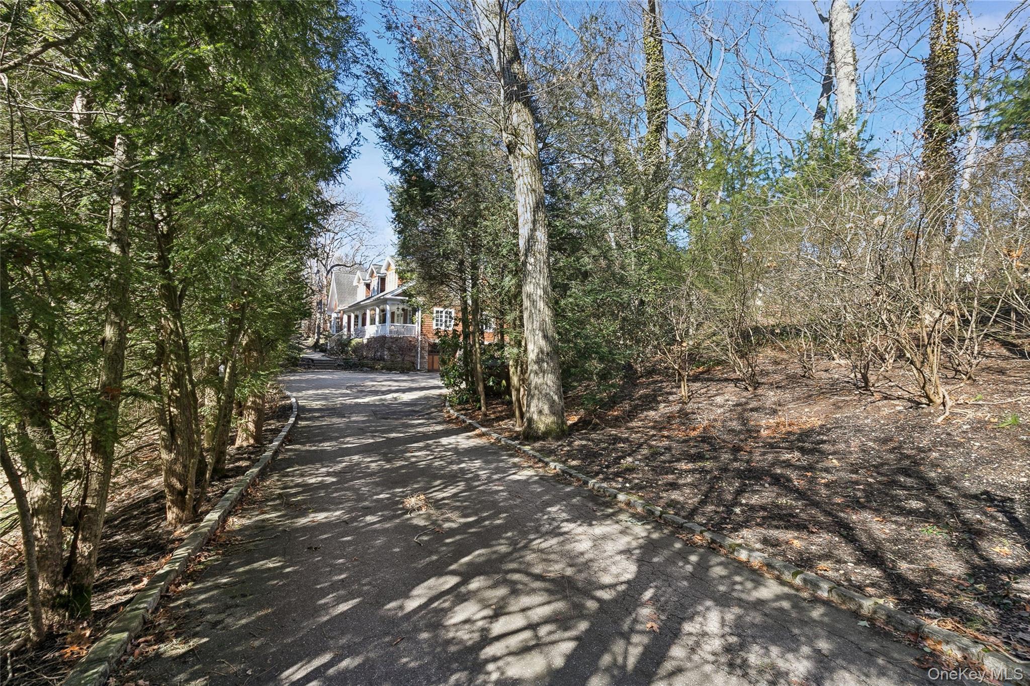 39 Cherry Lane, Syosset, NY 11791