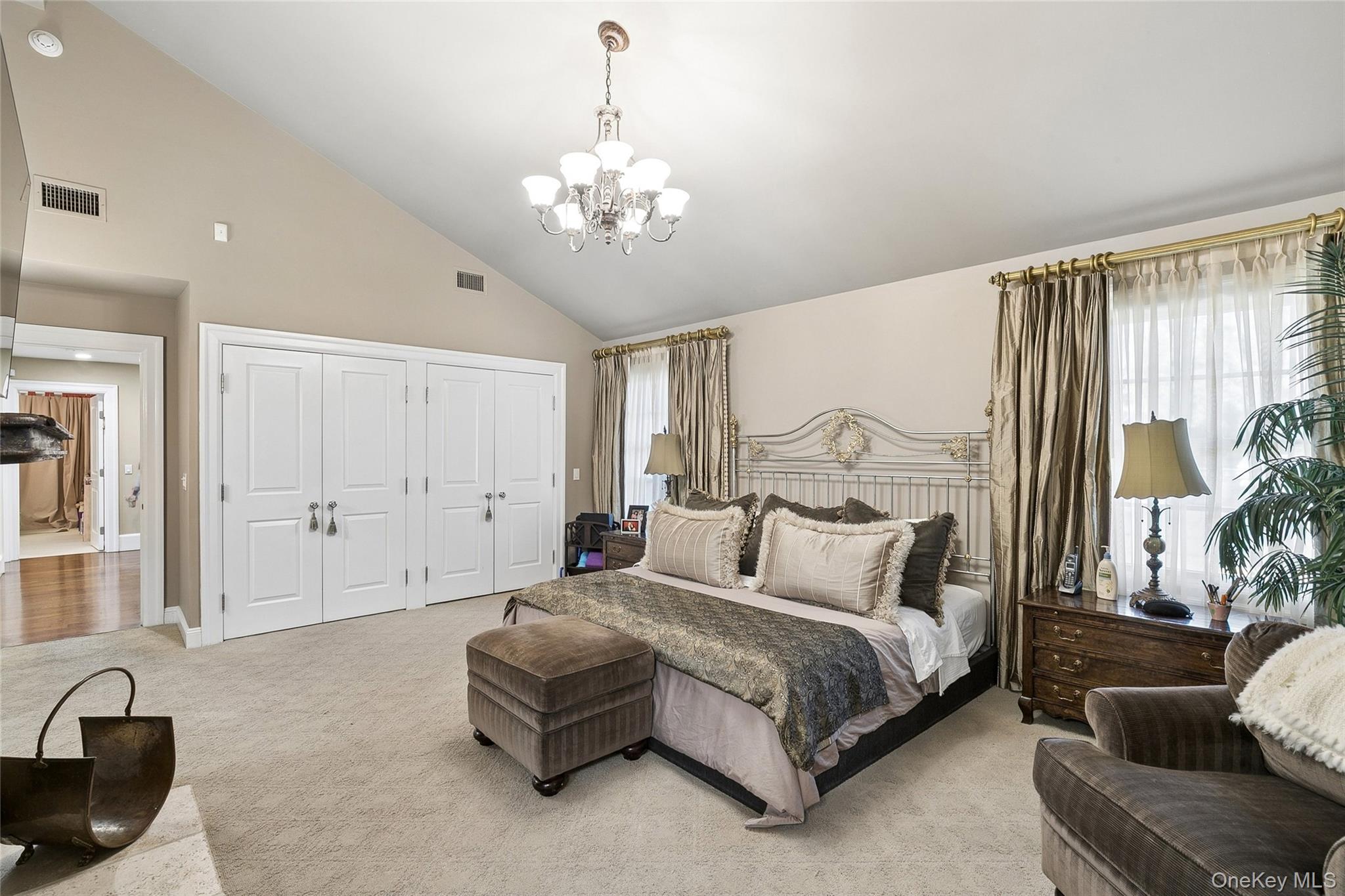 39 Cherry Lane, Syosset, NY 11791