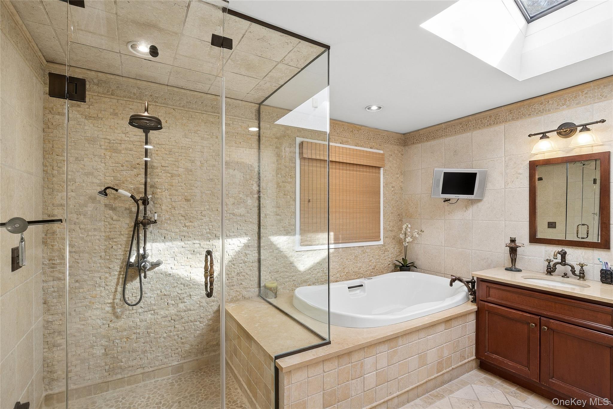 39 Cherry Lane, Syosset, NY 11791