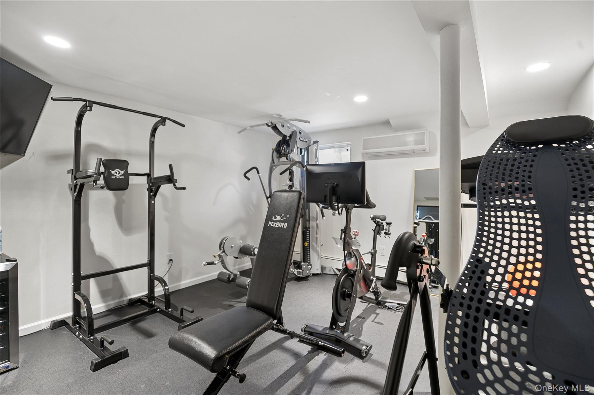 39 Cherry Lane, Syosset, NY 11791