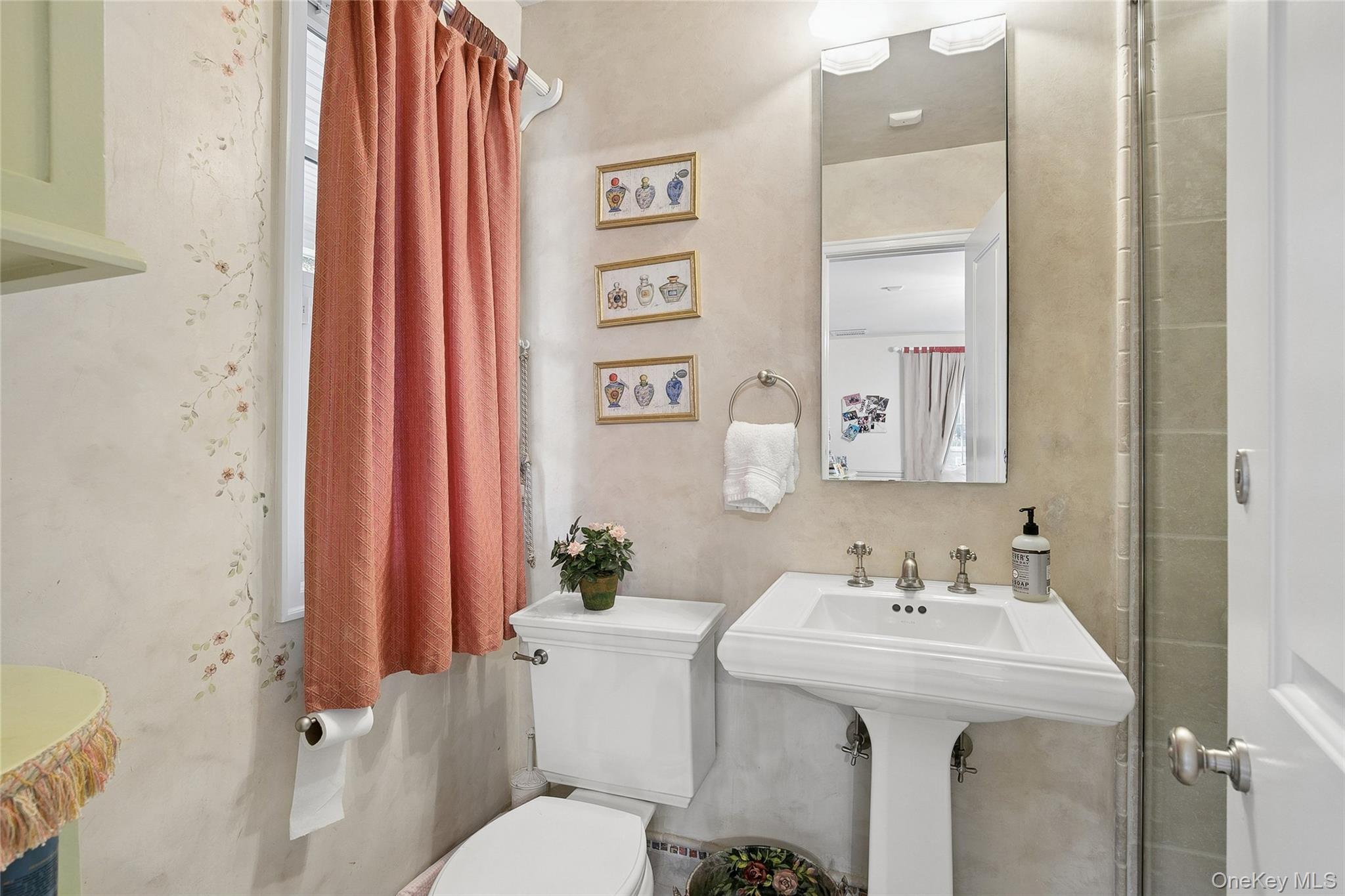 39 Cherry Lane, Syosset, NY 11791