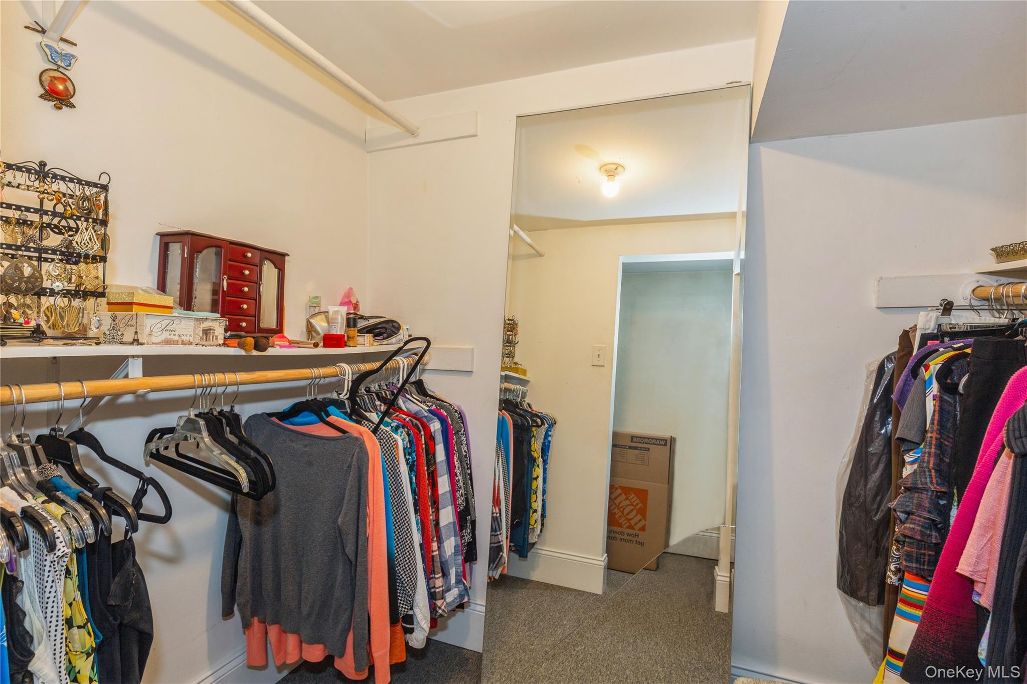 3 Grand Haven Drive, Commack, NY 11725