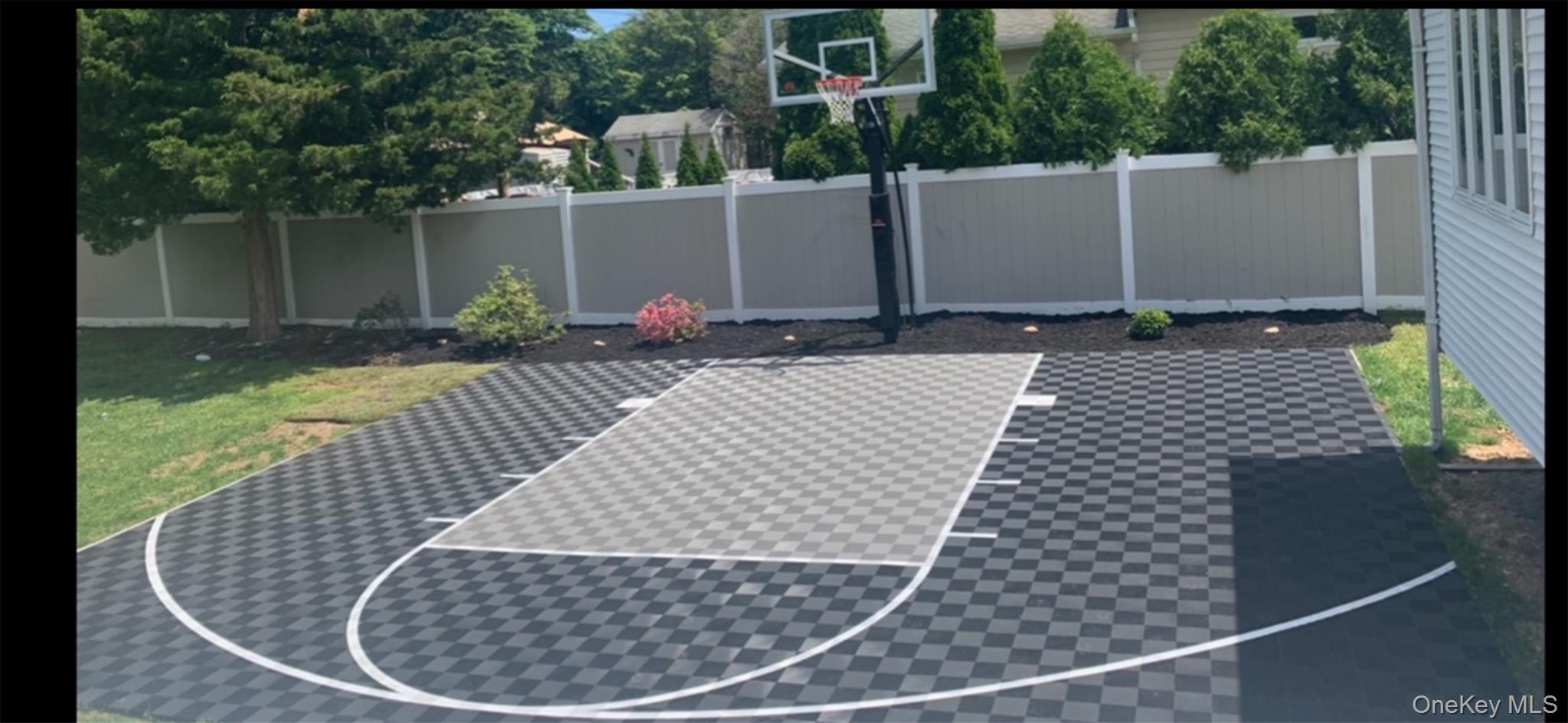 4429 Express Drive N, Ronkonkoma, NY 11779