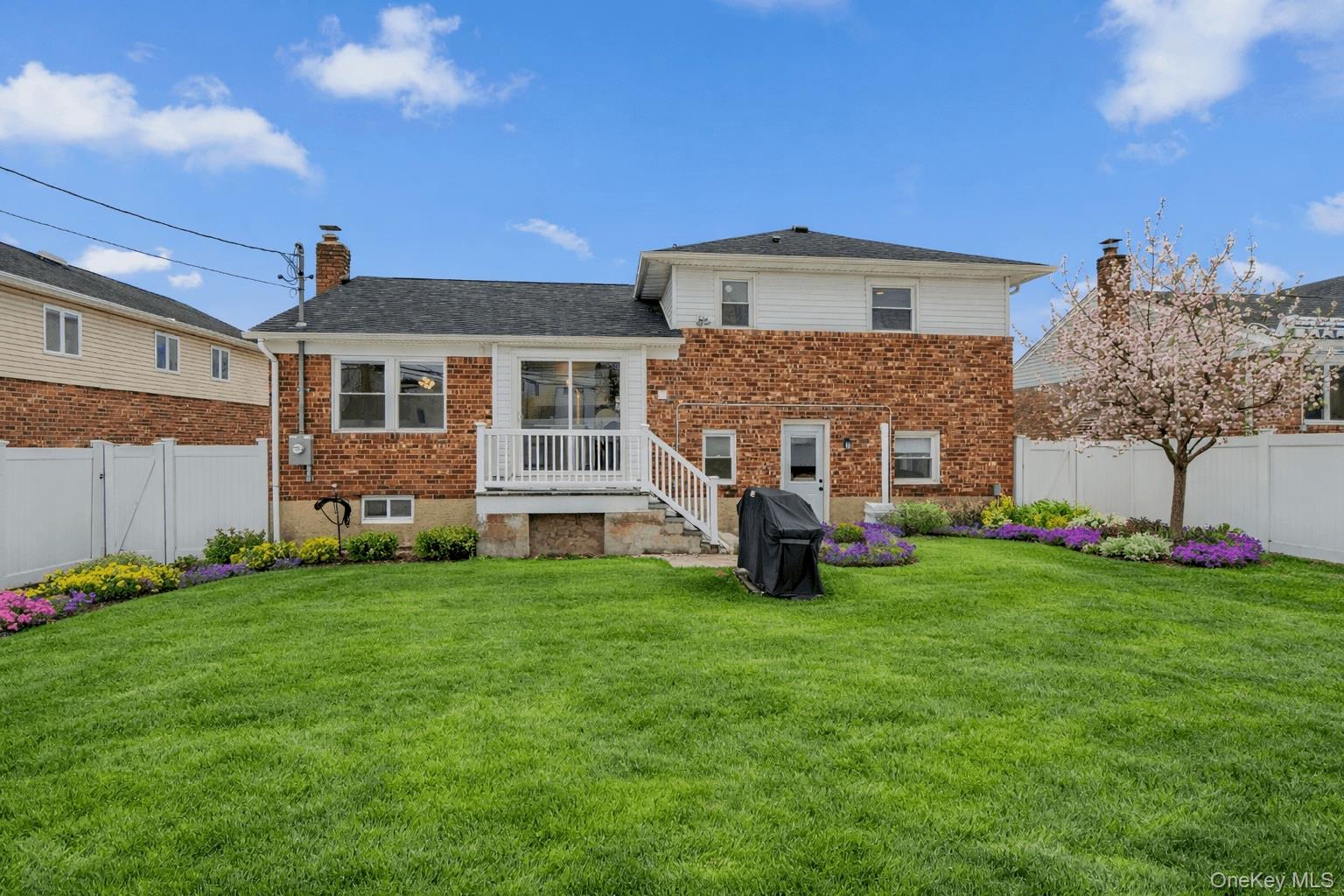 36 Stauber Drive, Plainview, NY 11803