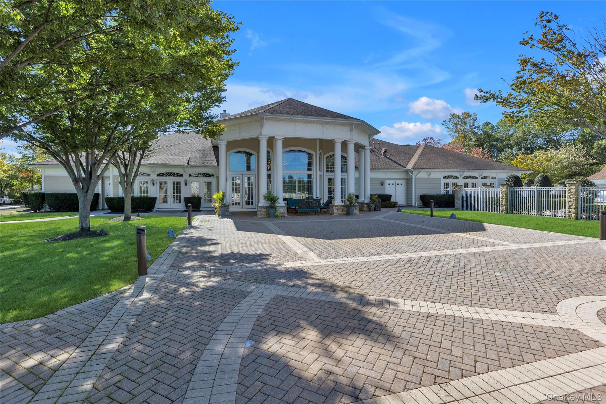 39 Hamlet Woods Drive, Saint James, NY 11780