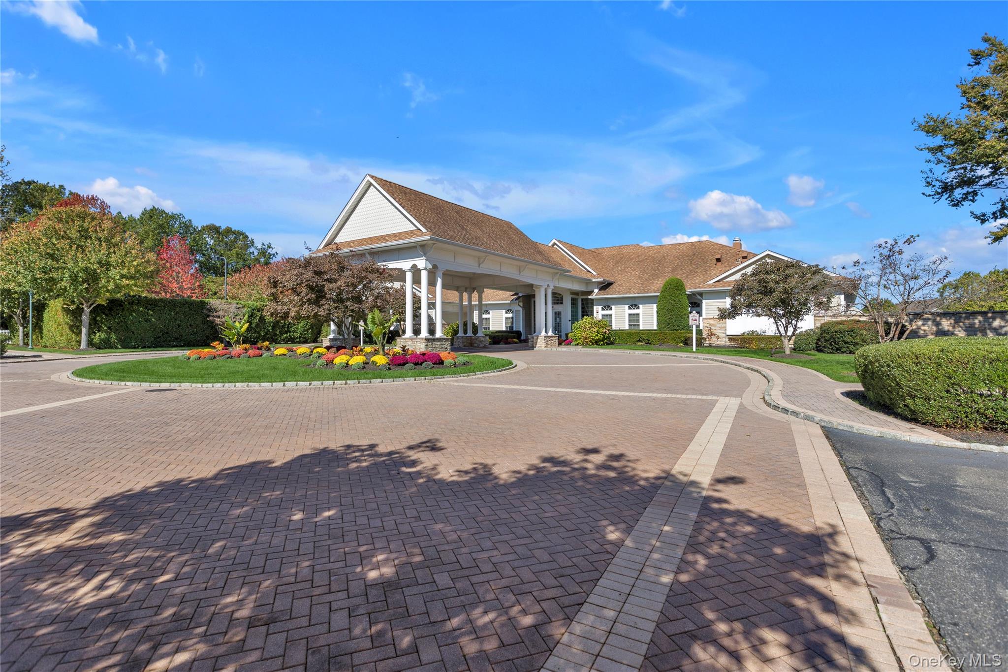 39 Hamlet Woods Drive, Saint James, NY 11780