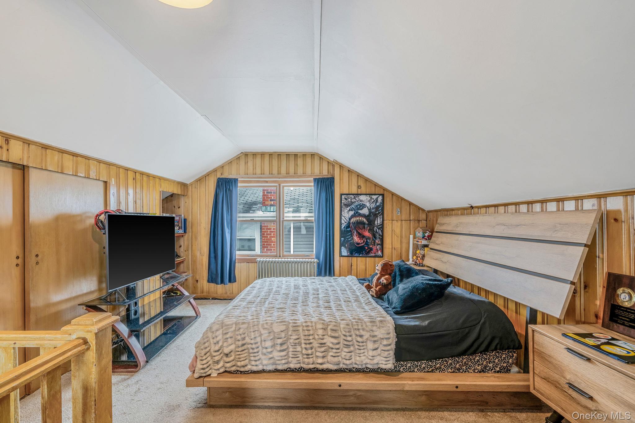 12 Edna Court, Valley Stream, NY 11580