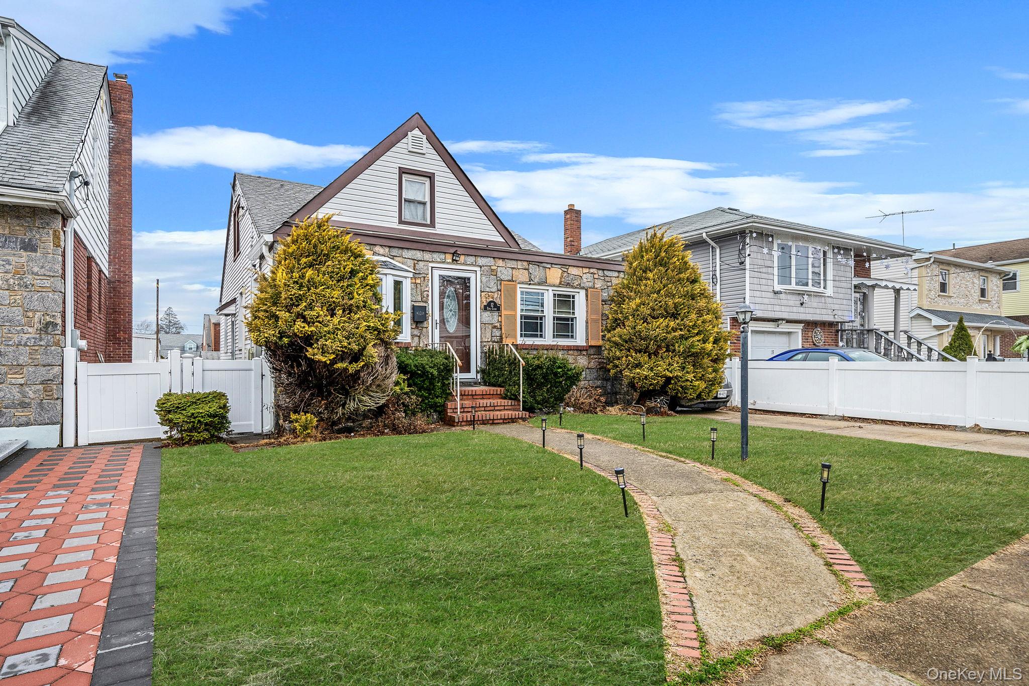 12 Edna Court, Valley Stream, NY 11580