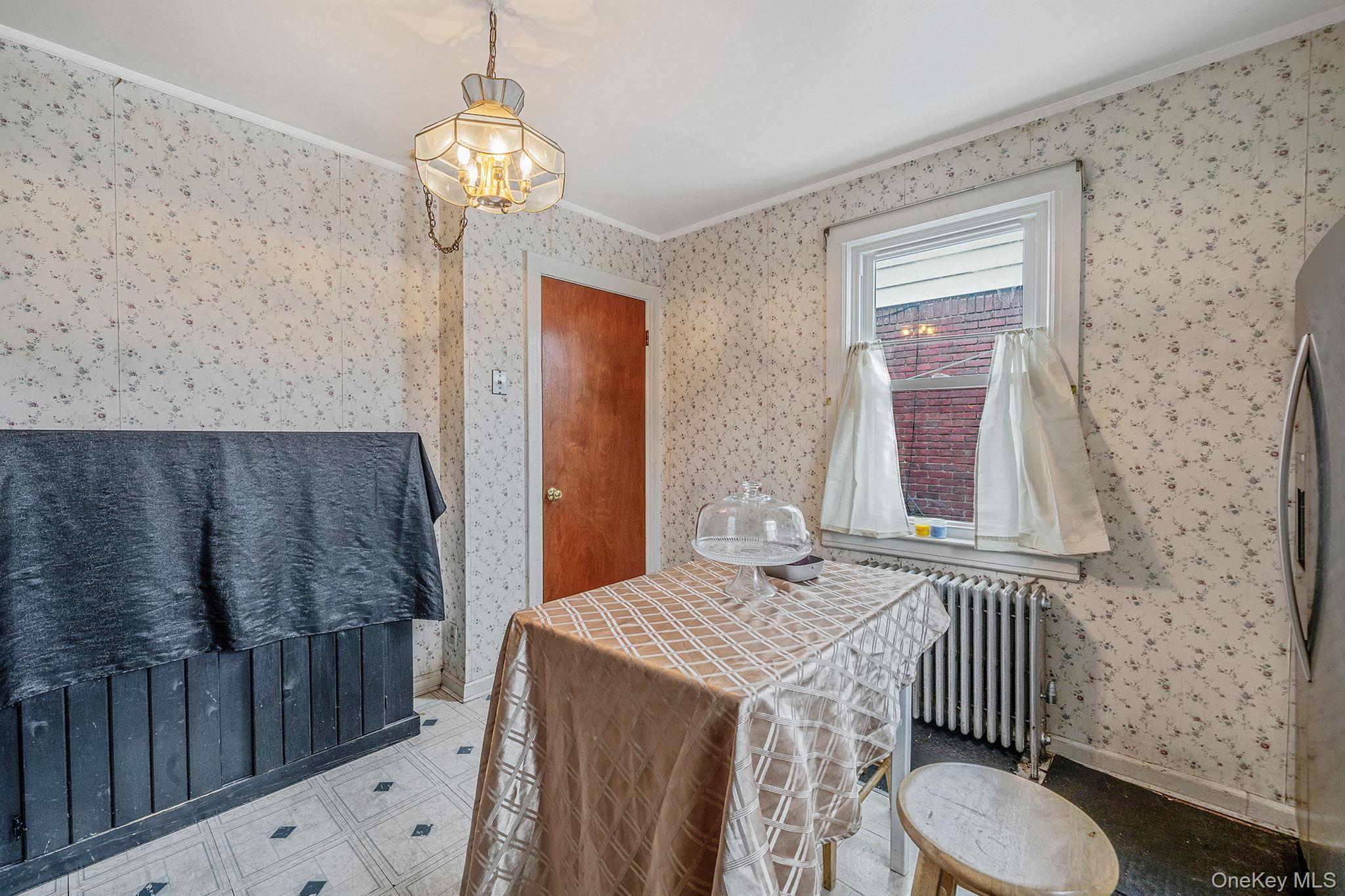 12 Edna Court, Valley Stream, NY 11580