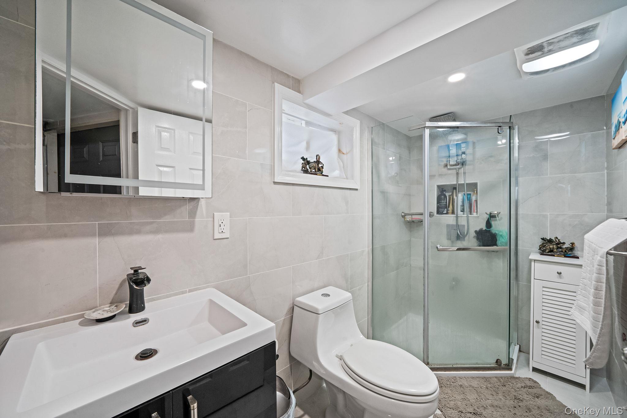 12 Edna Court, Valley Stream, NY 11580