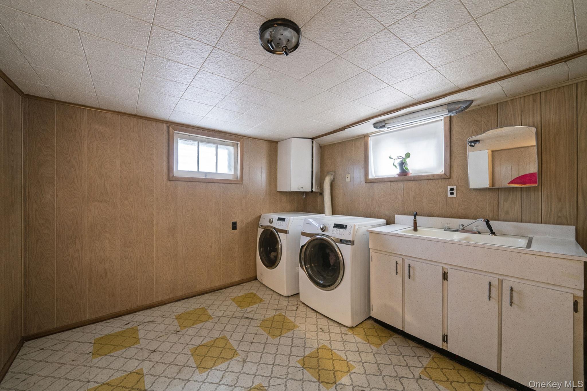 12 Edna Court, Valley Stream, NY 11580