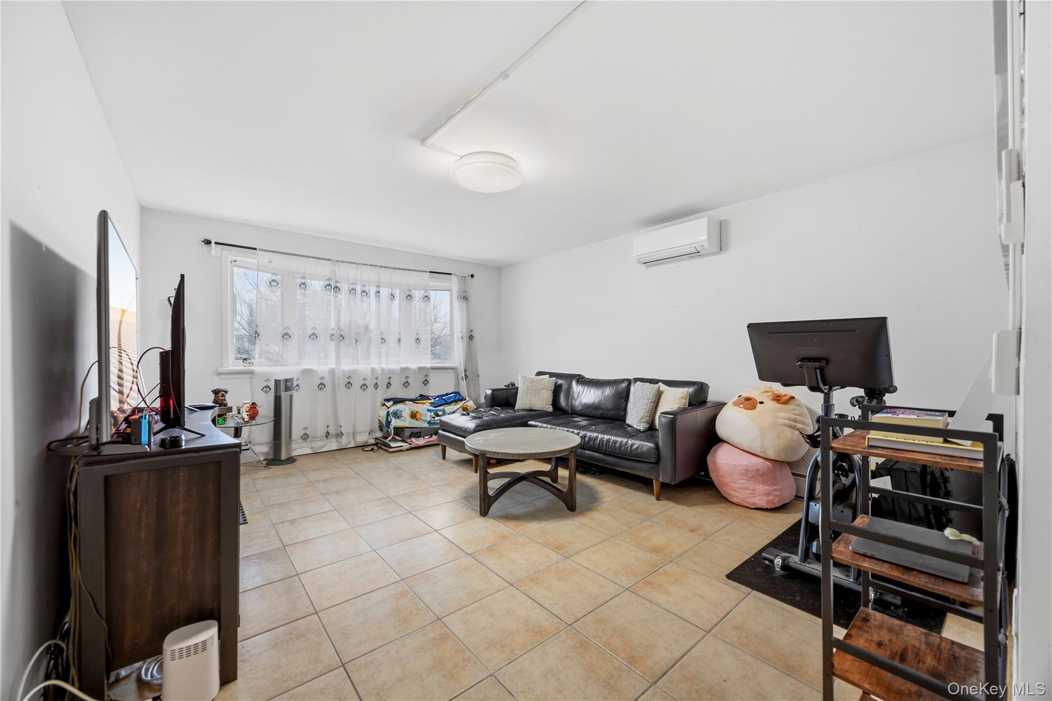 867 Kinsella Street, Bronx, NY 10462