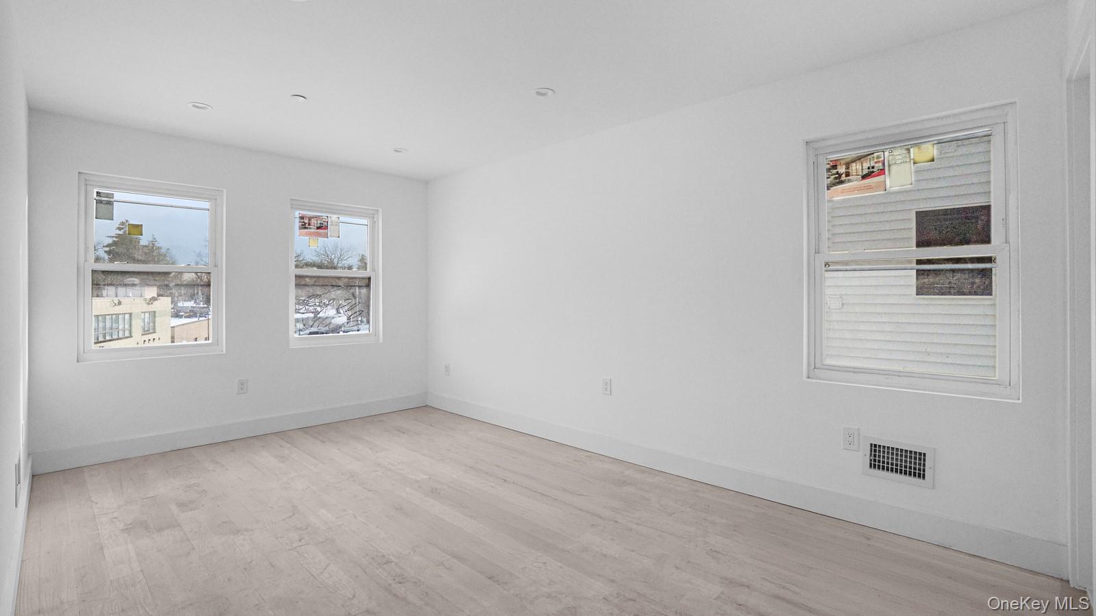 342 E 234th Street, Bronx, NY 10470