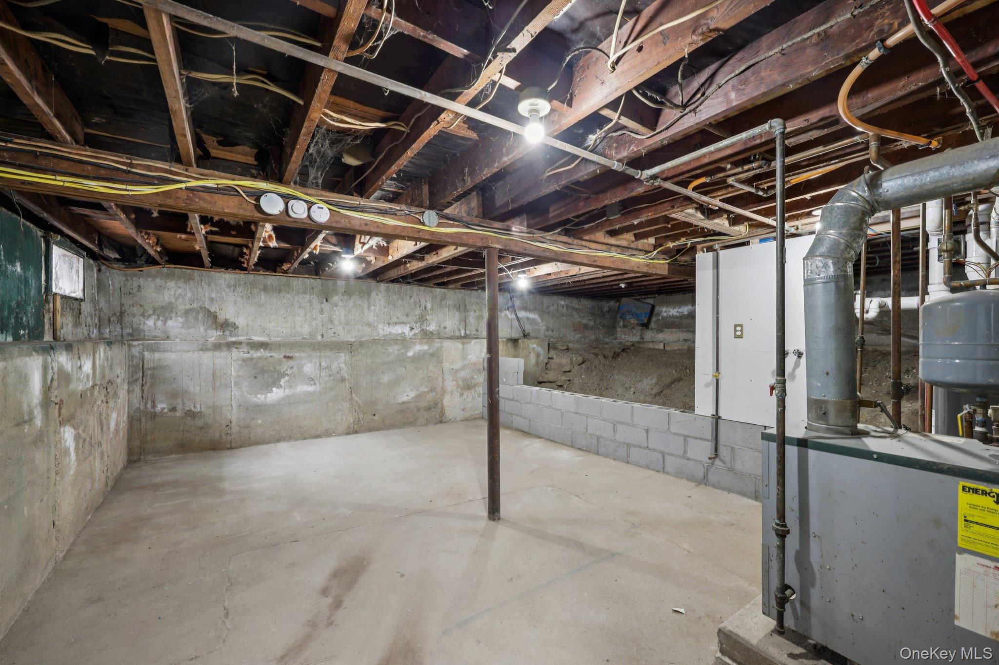 33 E Cherry Street, Central Islip, NY 11722