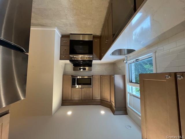 42 Sintsink Drive E # 4, Port Washington, NY 11050