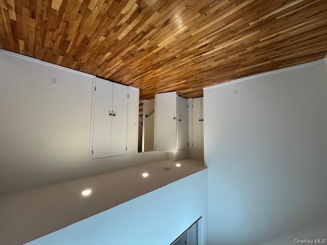 42 Sintsink Drive E # 4, Port Washington, NY 11050