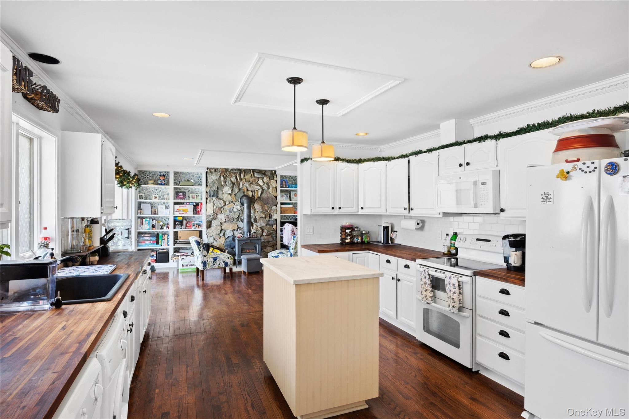 259 Frowein Road, Center Moriches, NY 11934