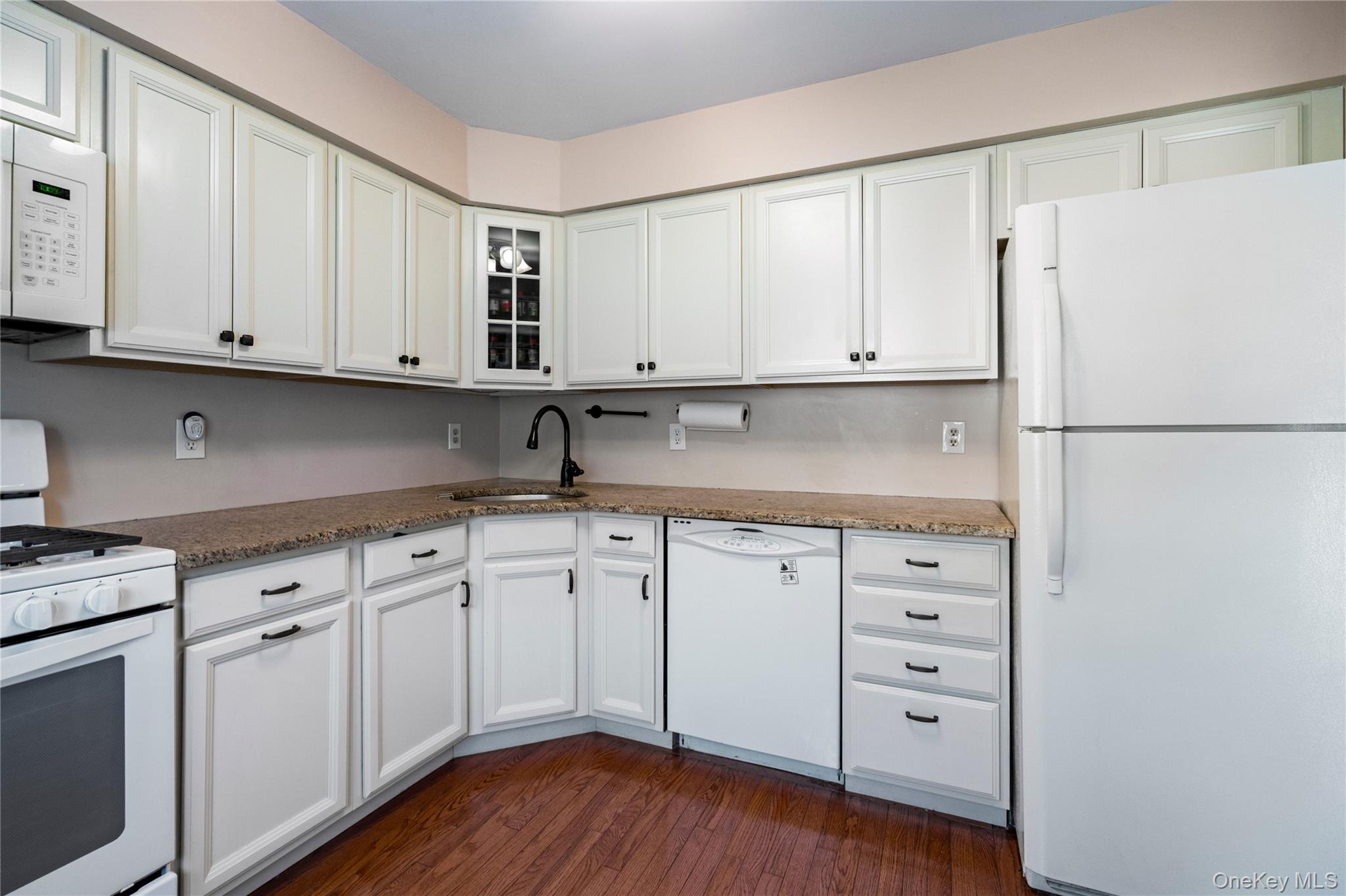 7 Maple Court # 7, Selden, NY 11784