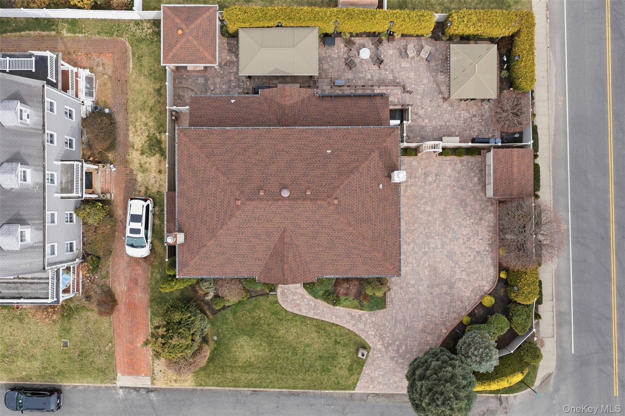 2 Knoll Lane, Glen Head, NY 11545