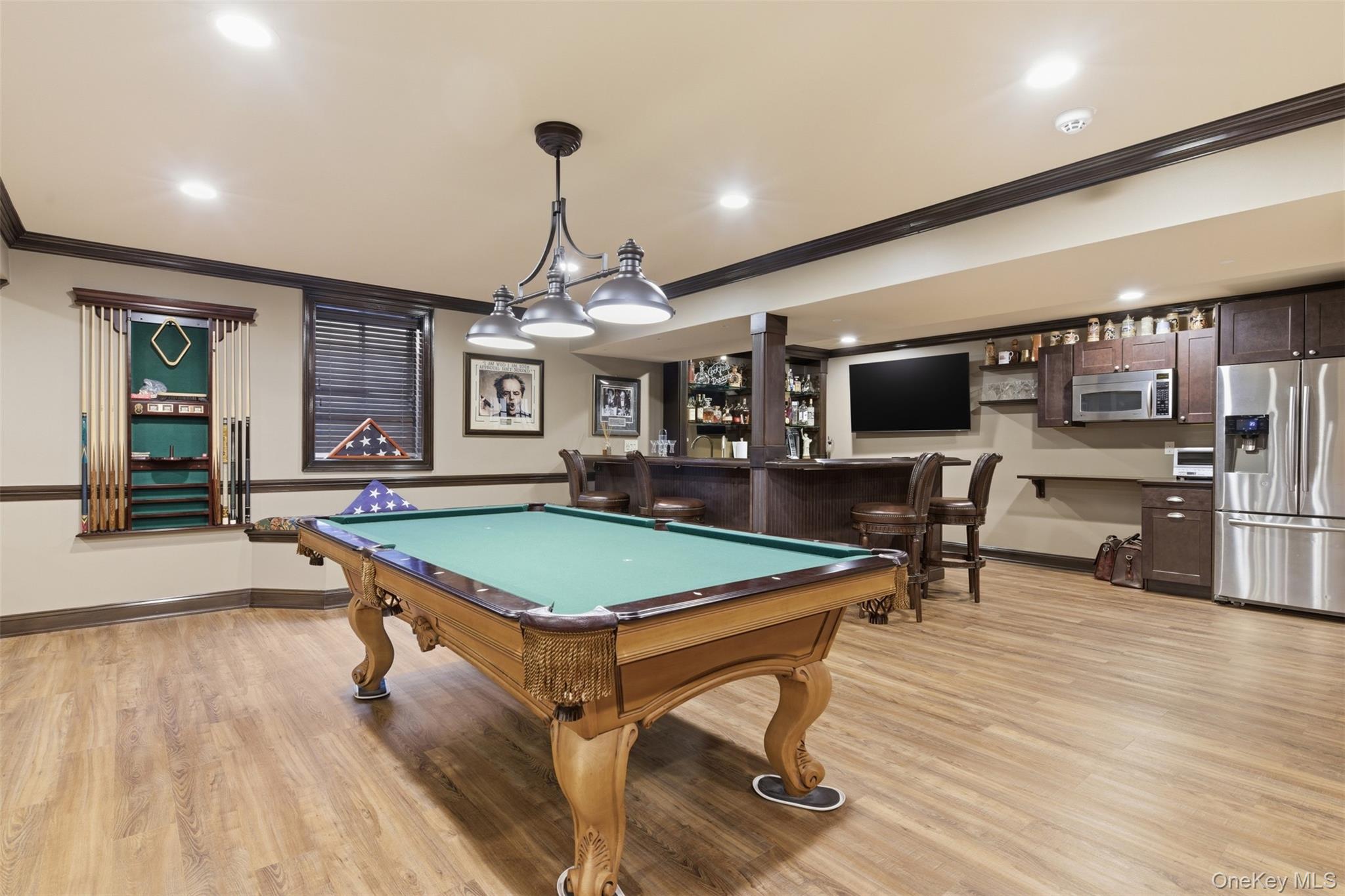 2 Knoll Lane, Glen Head, NY 11545