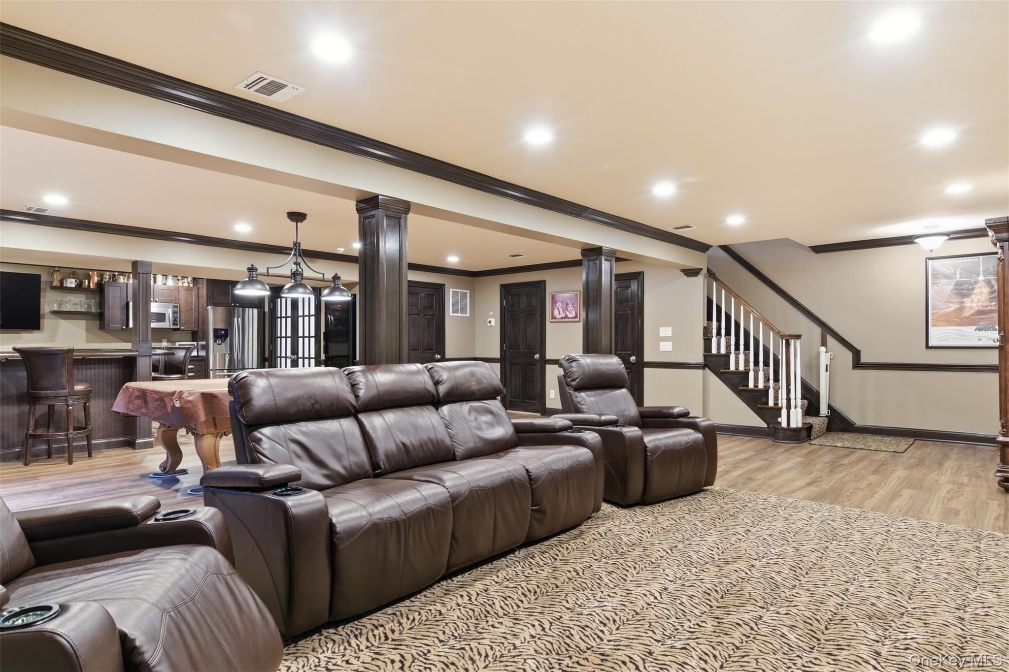 2 Knoll Lane, Glen Head, NY 11545