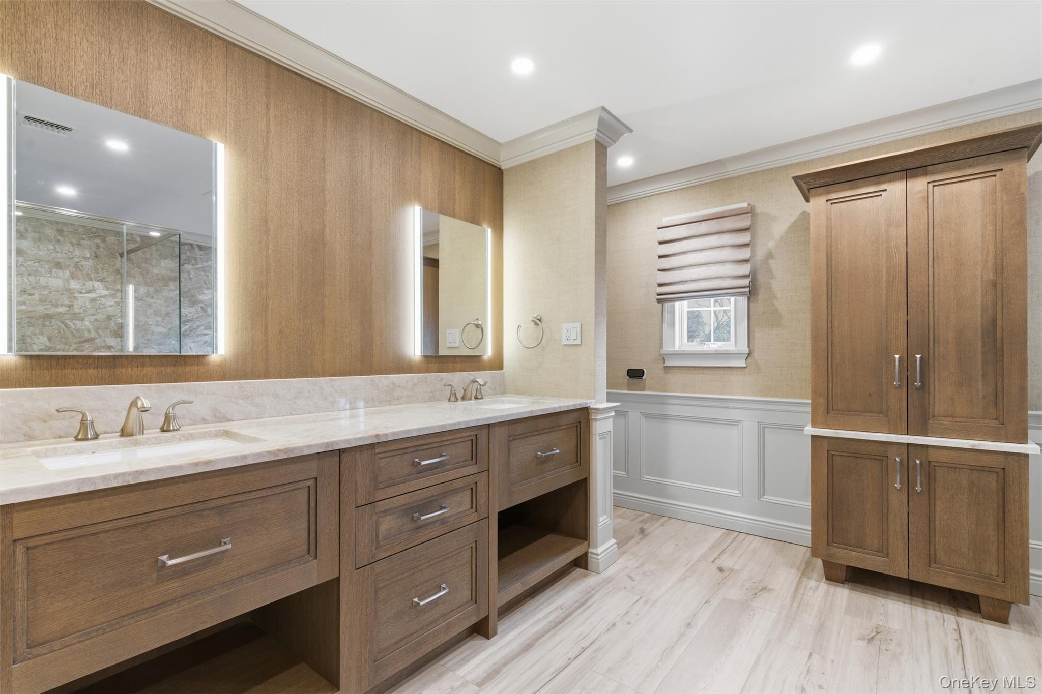 2 Knoll Lane, Glen Head, NY 11545