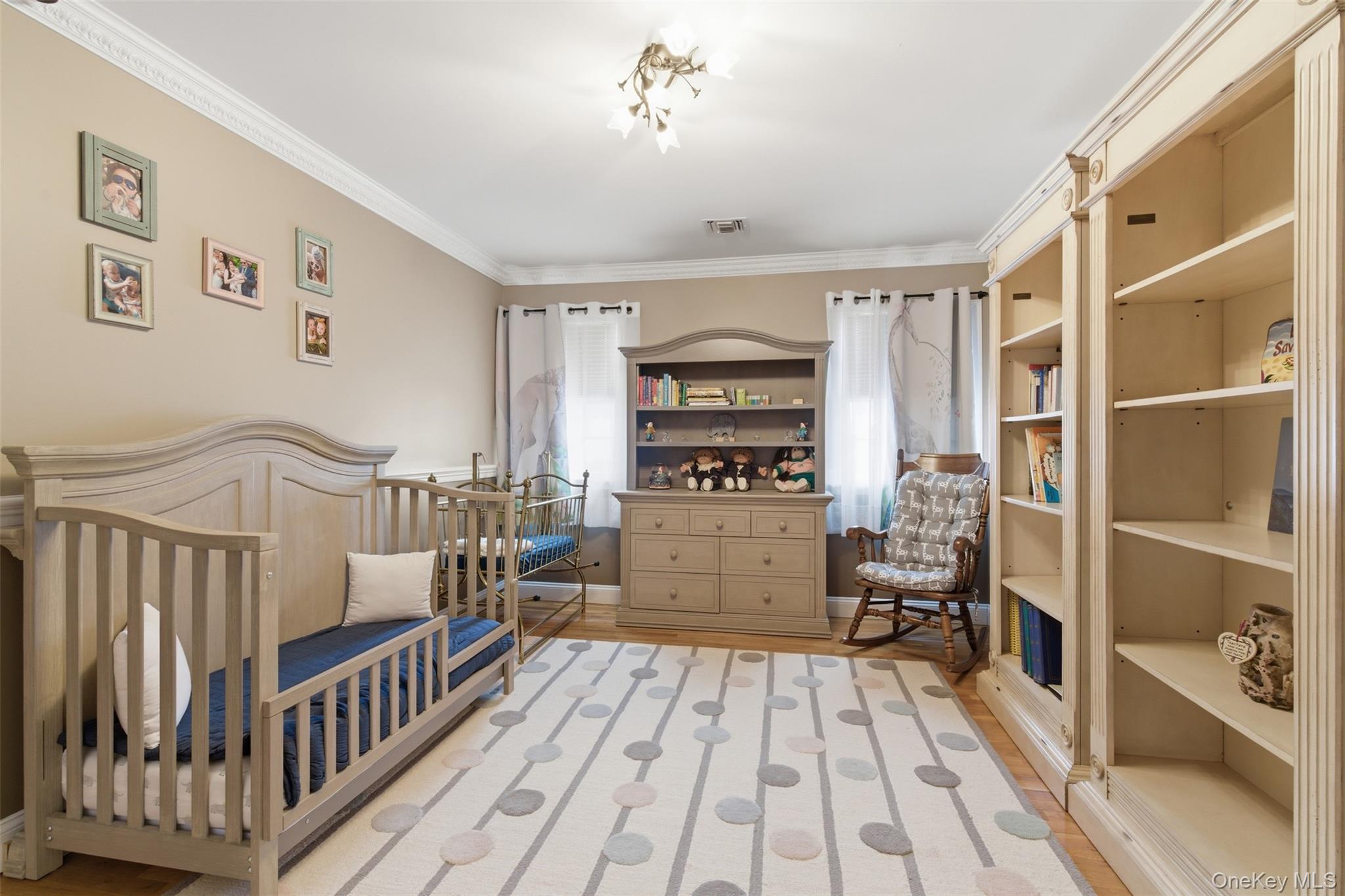 2 Knoll Lane, Glen Head, NY 11545