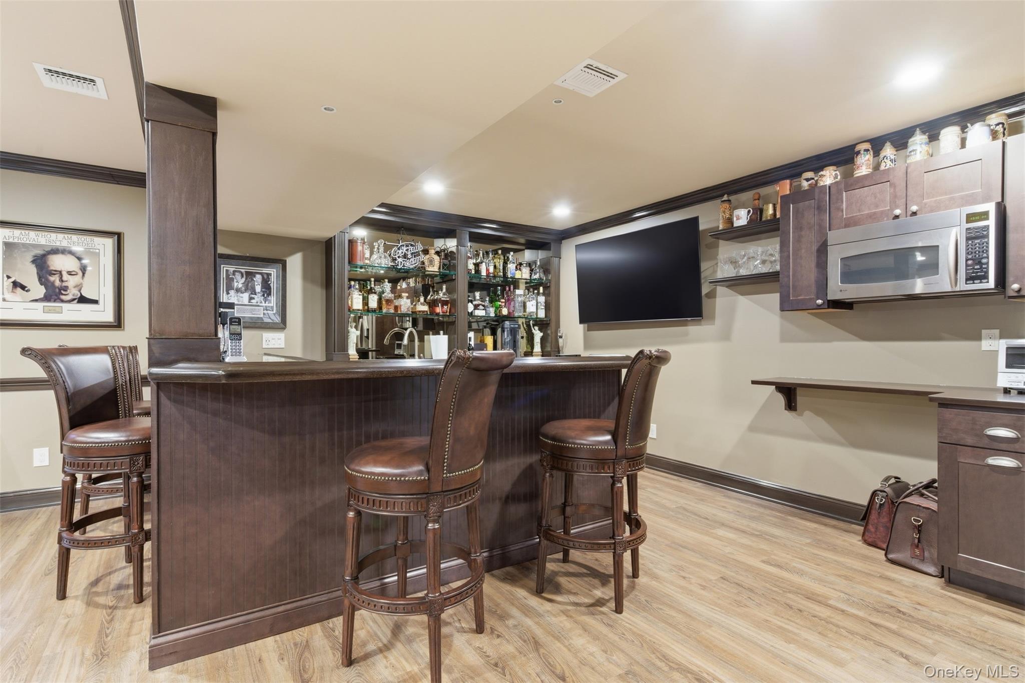 2 Knoll Lane, Glen Head, NY 11545