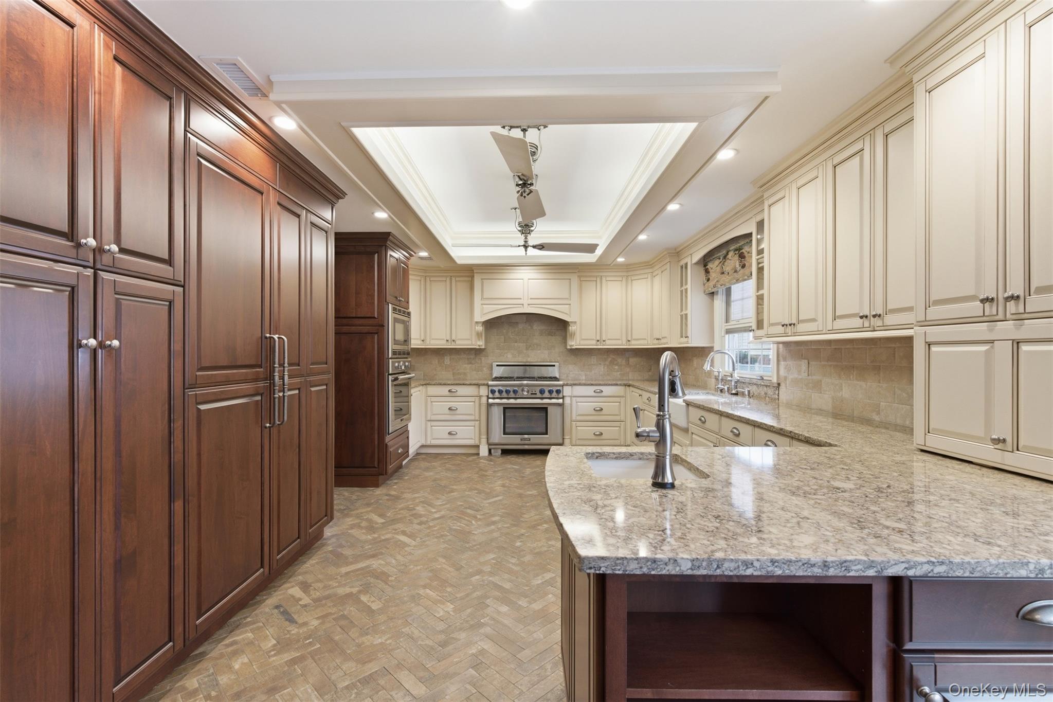 2 Knoll Lane, Glen Head, NY 11545