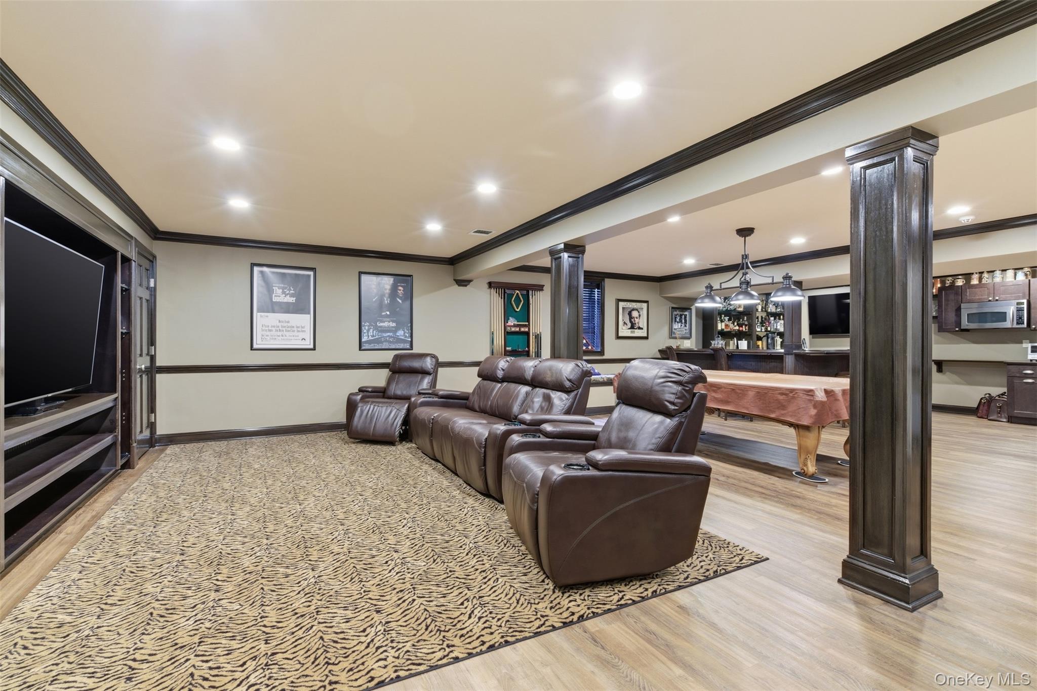 2 Knoll Lane, Glen Head, NY 11545