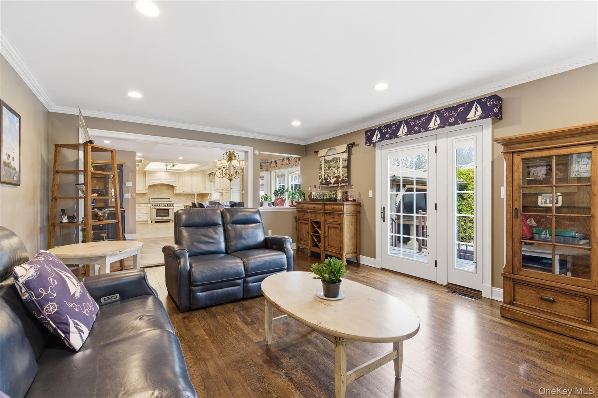 2 Knoll Lane, Glen Head, NY 11545