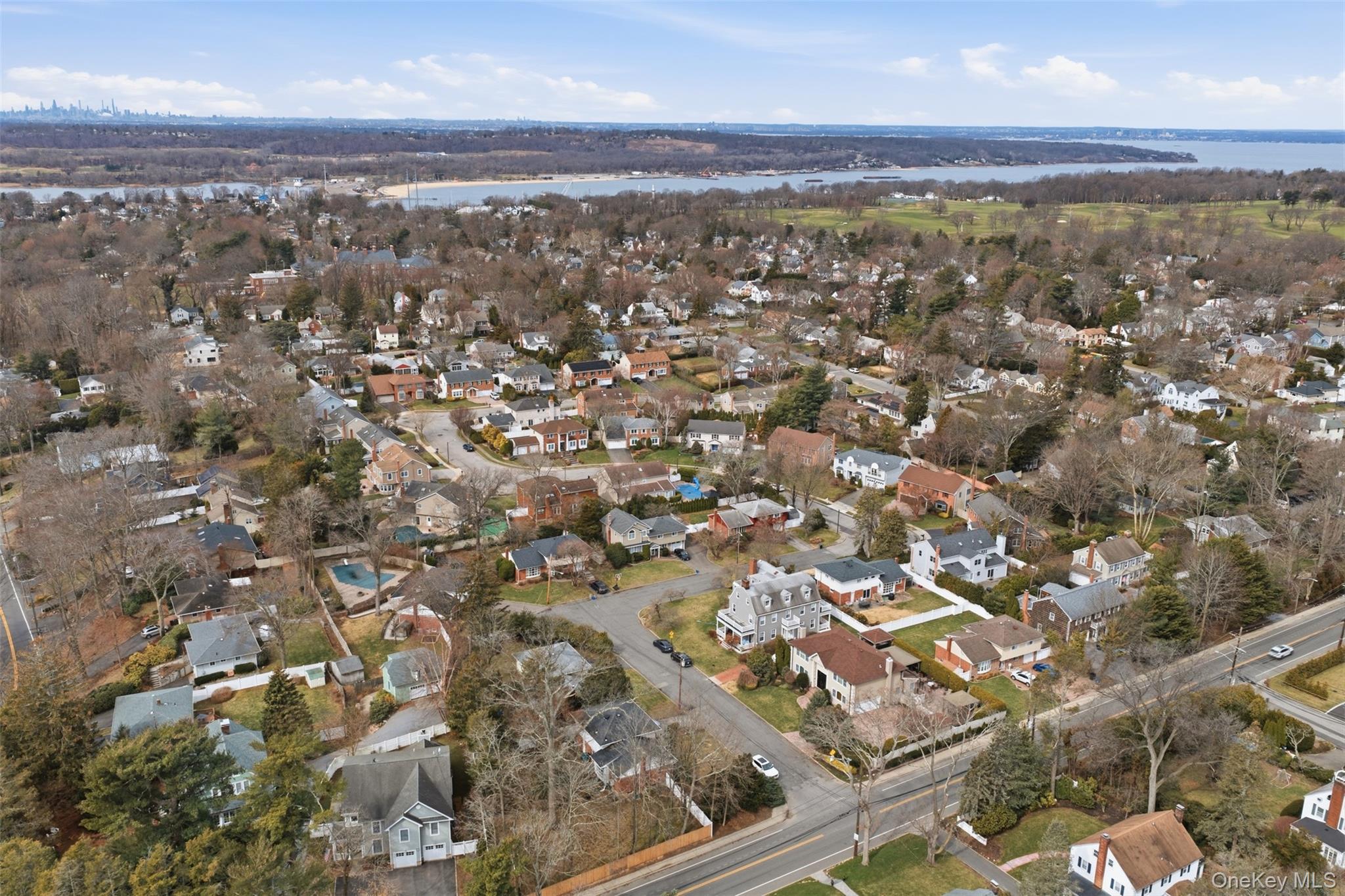 2 Knoll Lane, Glen Head, NY 11545