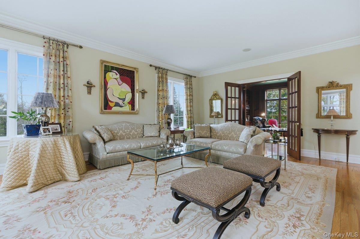 17 Plover Lane, Lloyd Harbor, NY 11743