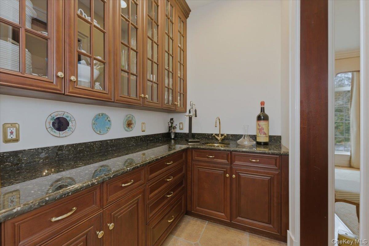 17 Plover Lane, Lloyd Harbor, NY 11743