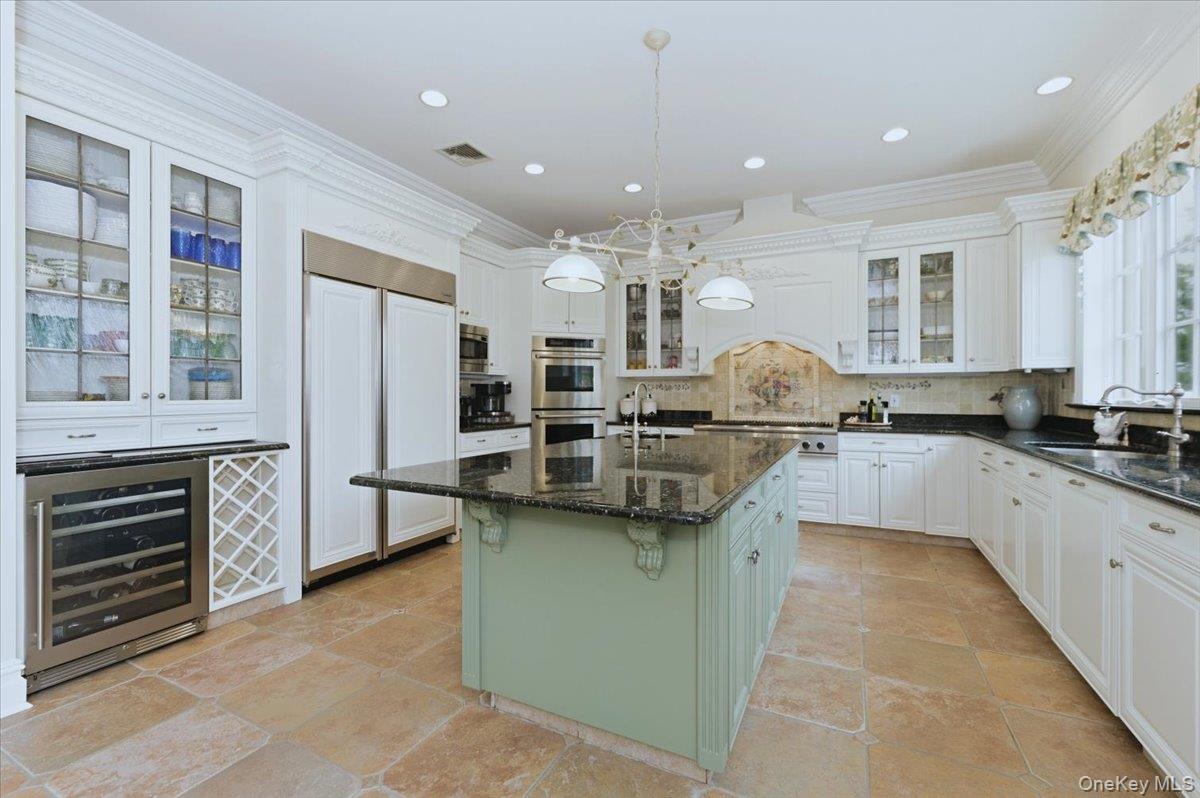 17 Plover Lane, Lloyd Harbor, NY 11743