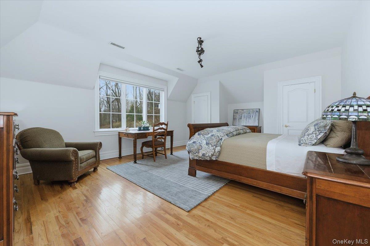 17 Plover Lane, Lloyd Harbor, NY 11743