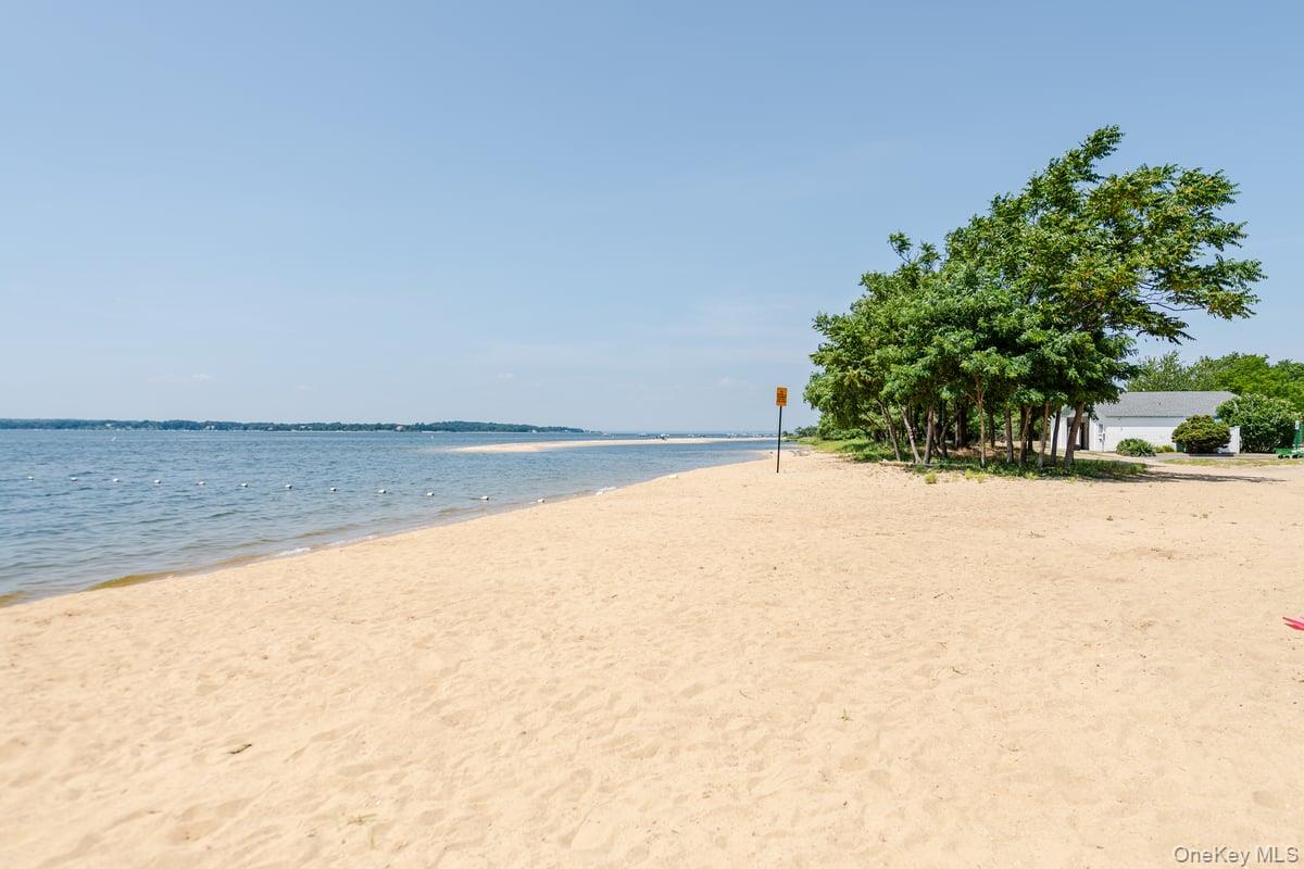 17 Plover Lane, Lloyd Harbor, NY 11743