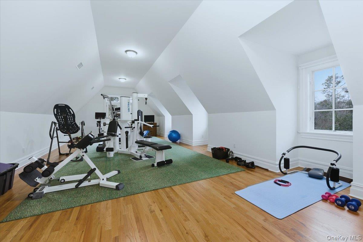 17 Plover Lane, Lloyd Harbor, NY 11743