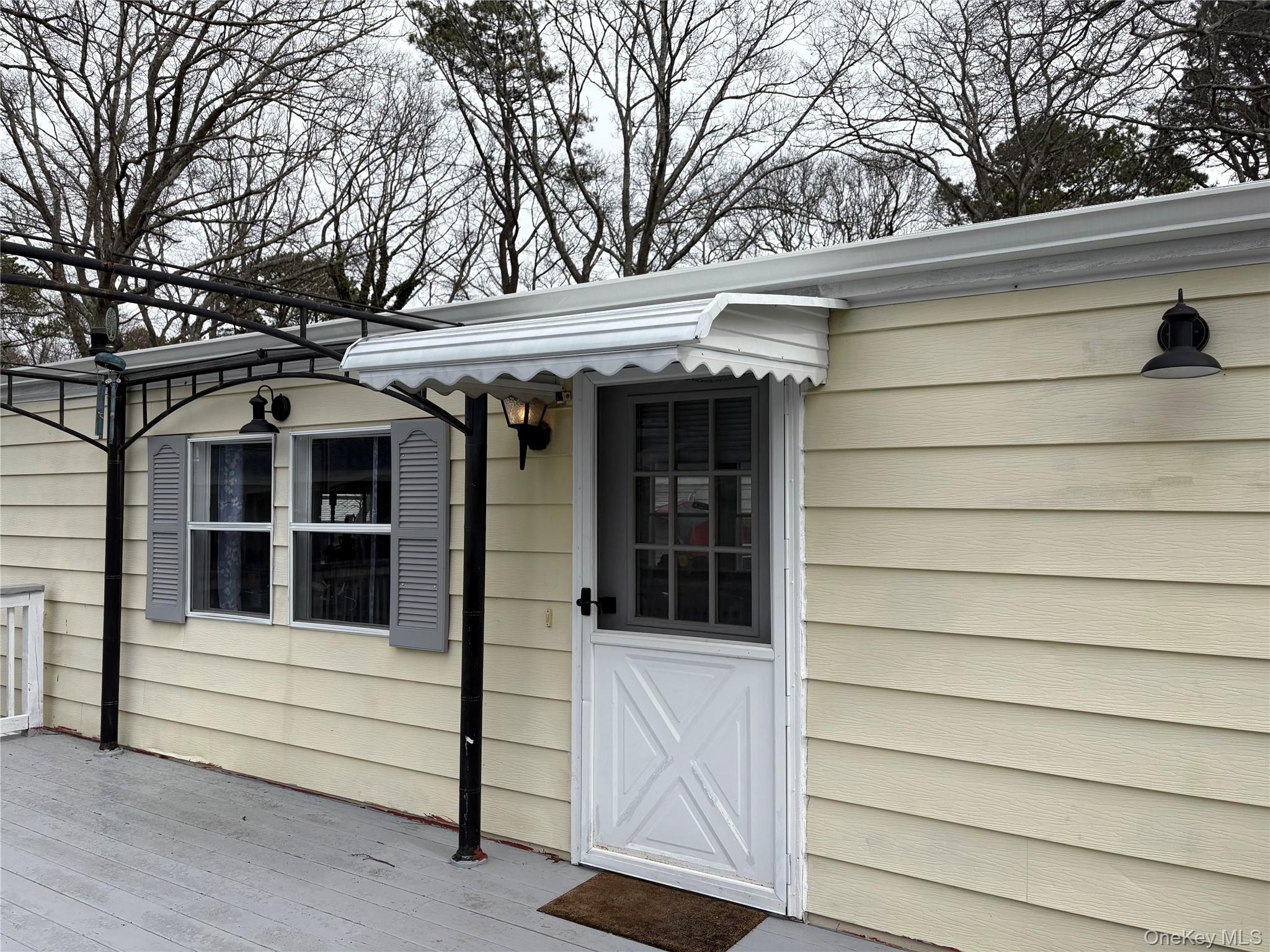 525/82 Riverleigh, Riverhead, NY 11901