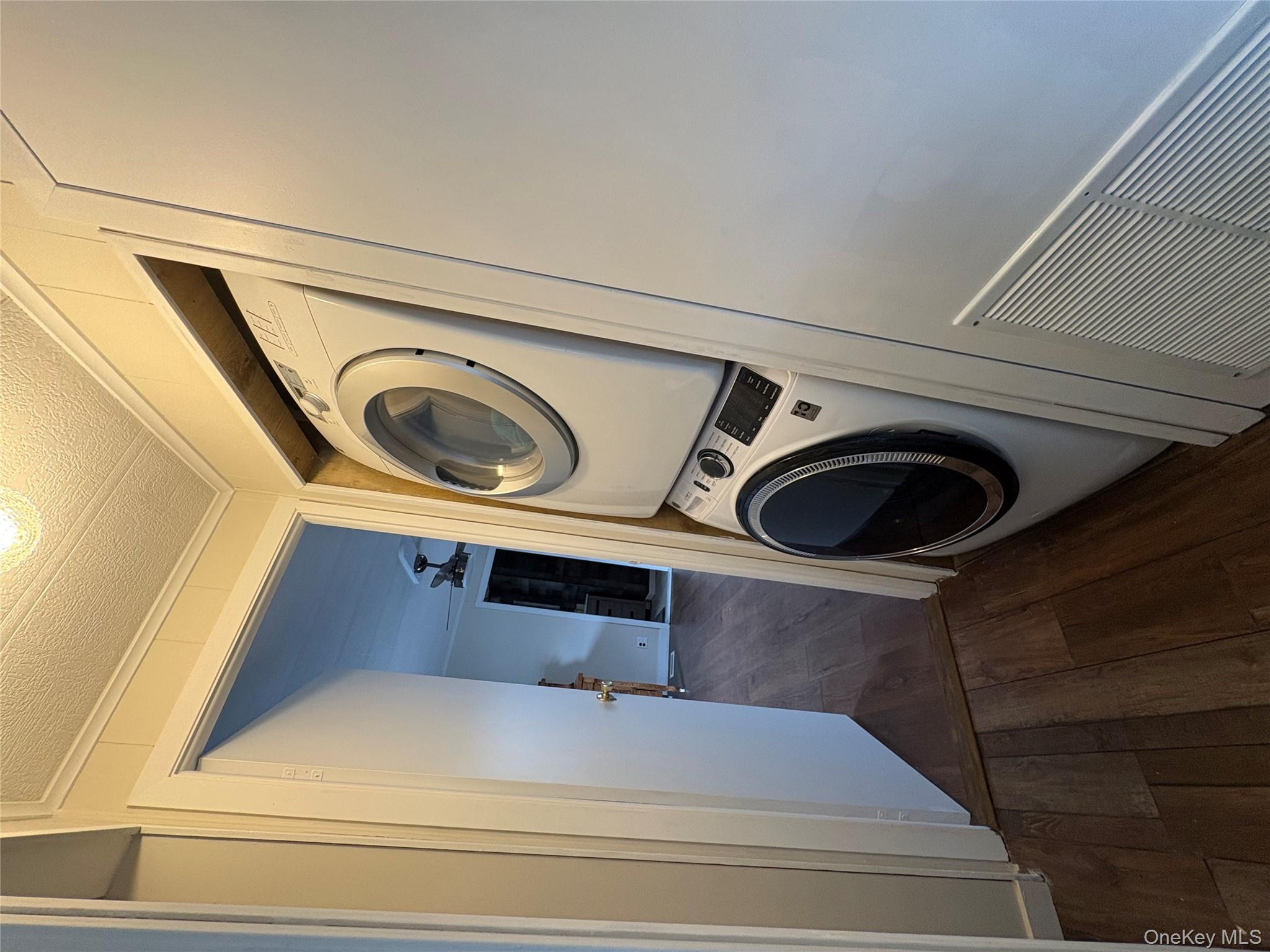 525/82 Riverleigh, Riverhead, NY 11901