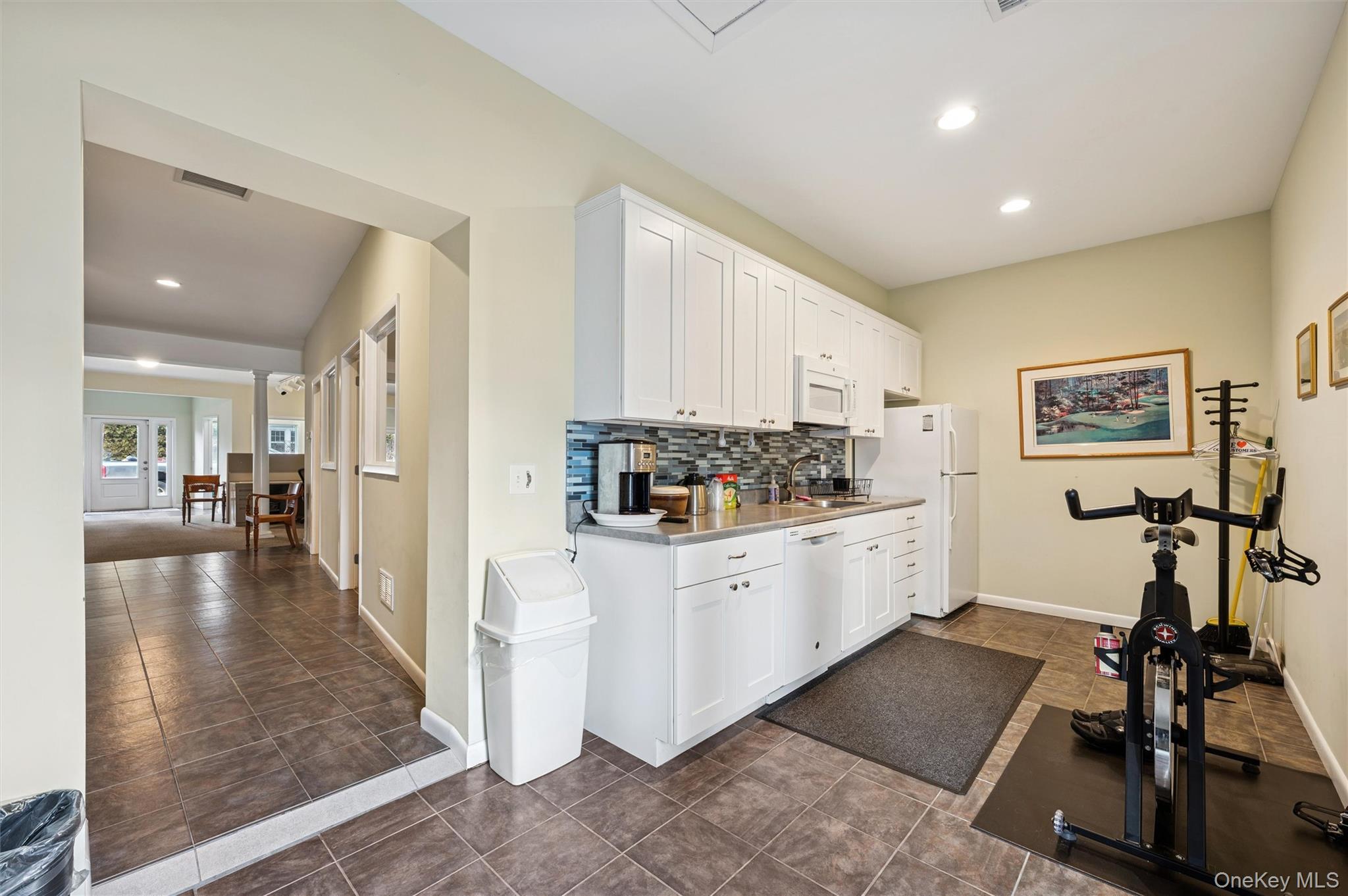 28 Cameron Street, Southampton, NY 11968