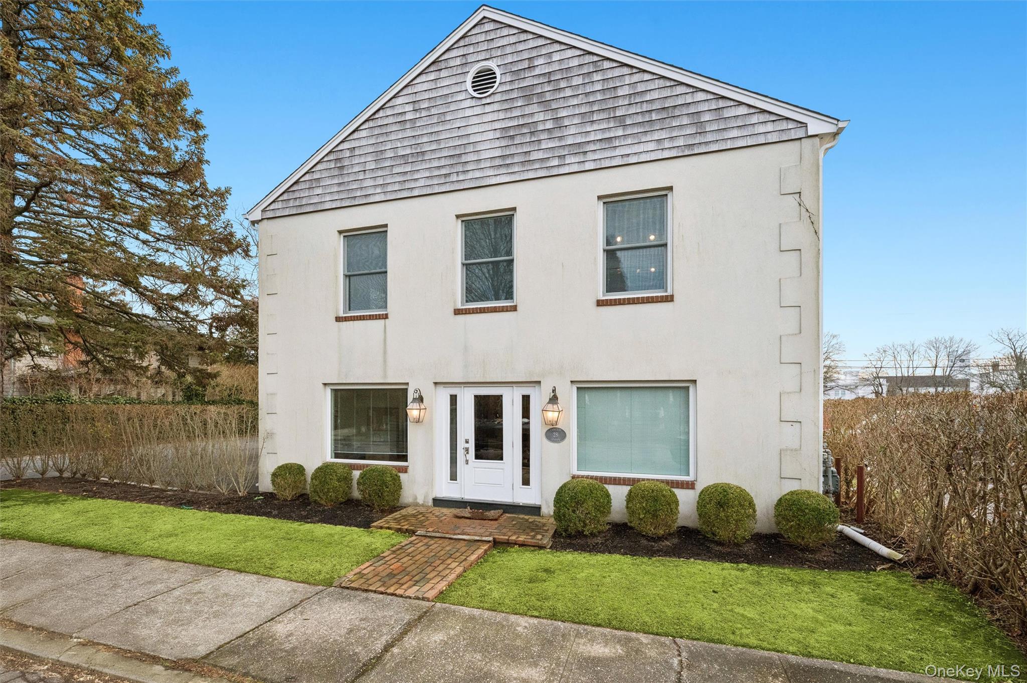 28 Cameron Street, Southampton, NY 11968