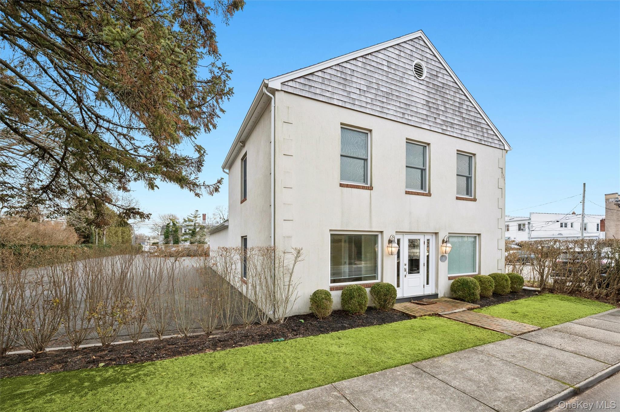 28 Cameron Street, Southampton, NY 11968