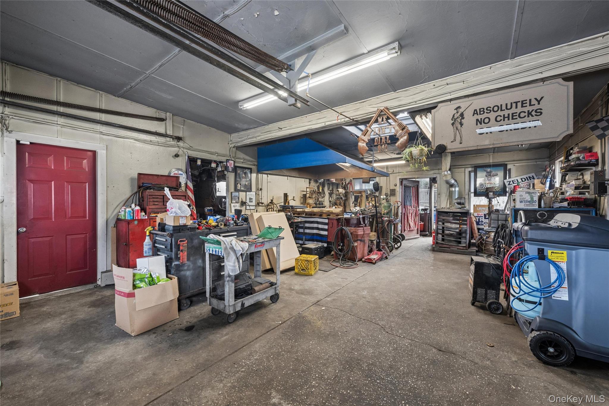 1181 E Main Street, Riverhead, NY 11901