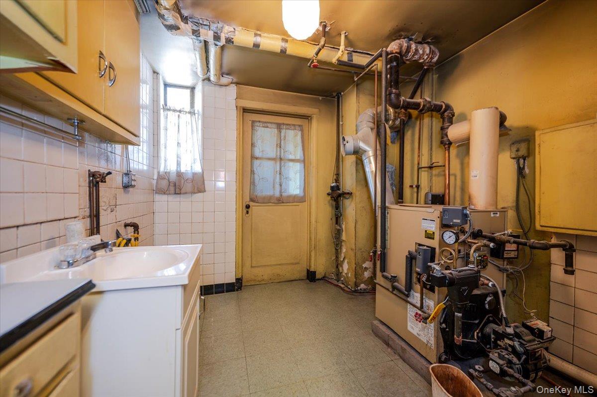 1776 Seminole Avenue, Bronx, NY 10461